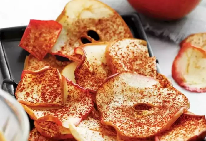 En sağlıklı atıştırmalık: Elma cipsi tarifi! 