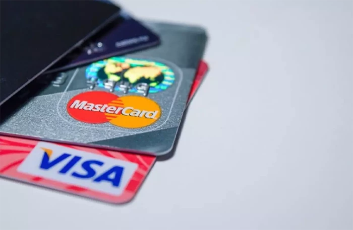 Kredi kartı olanlar dikkat! Bankalar duyurdu: Faiz oranları değişti!
