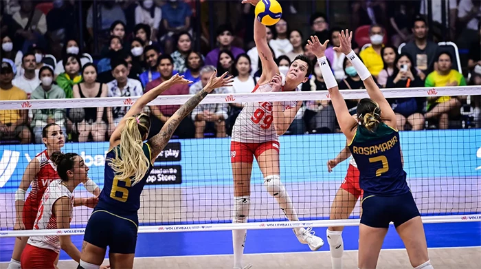 Milli voleybolcu Ebrar Karakurt