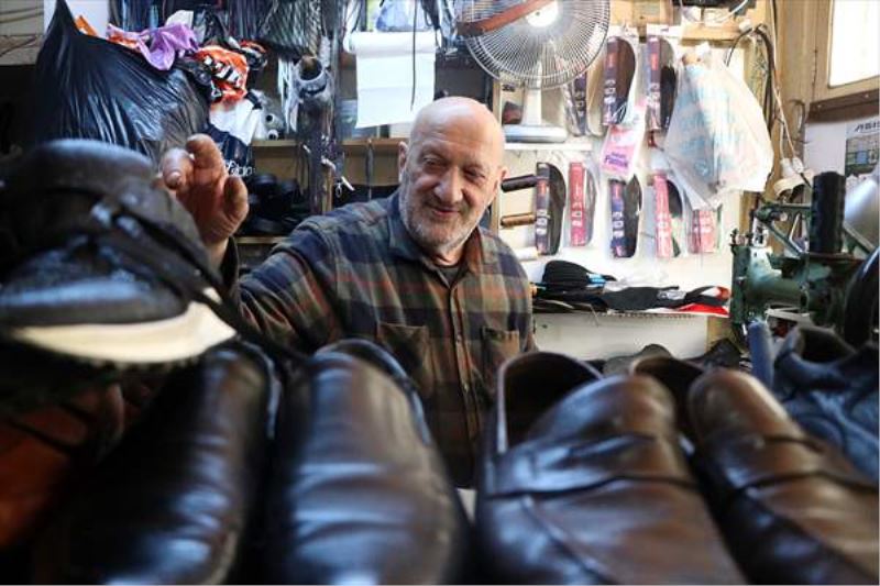Çocukken öğrendiği ayakkabı tamirciliğinde 54 yılı geride bıraktı